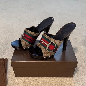 Gucci Women's Black and Brown Heeled Mules